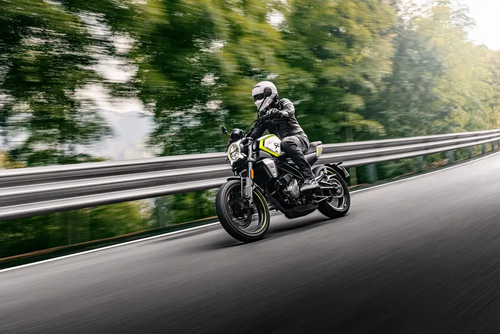 CFMOTO 300CL-X - CARACTERÍSTICAS DE CONDUCCIÓN