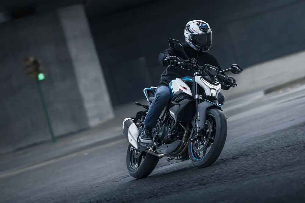 CFMOTO 450NK - Diseño