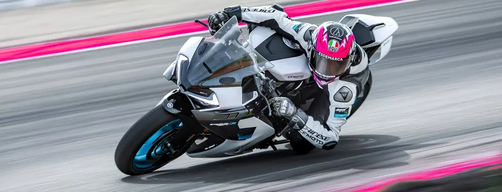 CFMOTO 675 SR-R - Poder a la altura