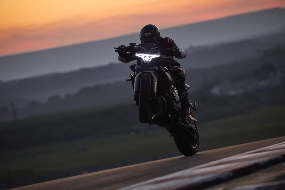 CFMOTO 800NK - COMPORTAMIENTO